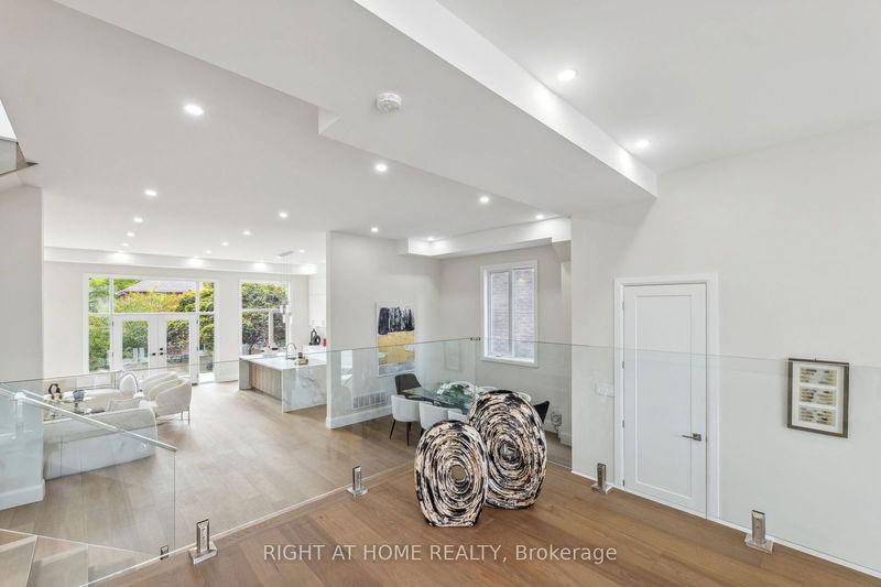 1946 Rosebank Rd  Pickering, L1V 1P8 | Image 5