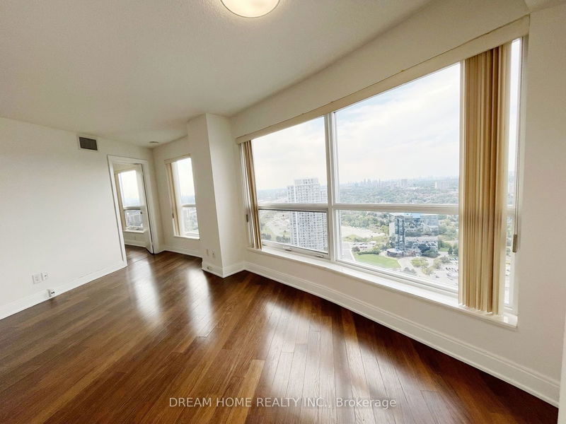 home for lease on 3823-135 Village Green Square