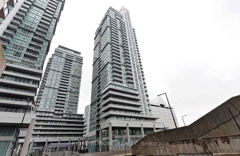 home for lease on 307-70 Town Centre Court