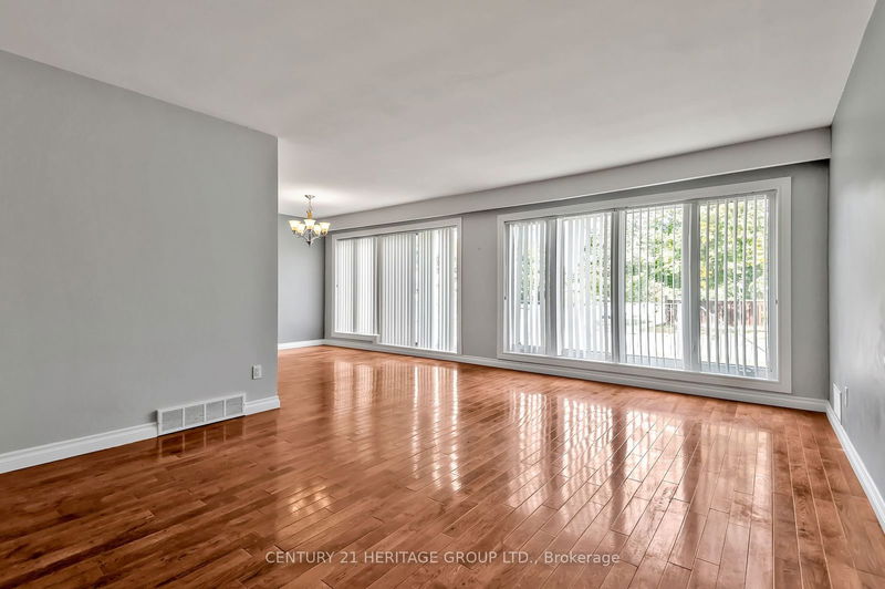 12 Kitson Dr  Toronto, M1M 3C8 | Image 4