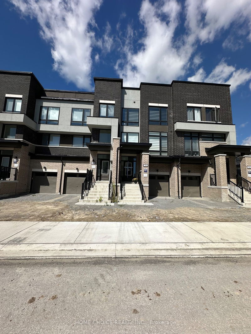 home for sale on 786 Heathrow Path N
