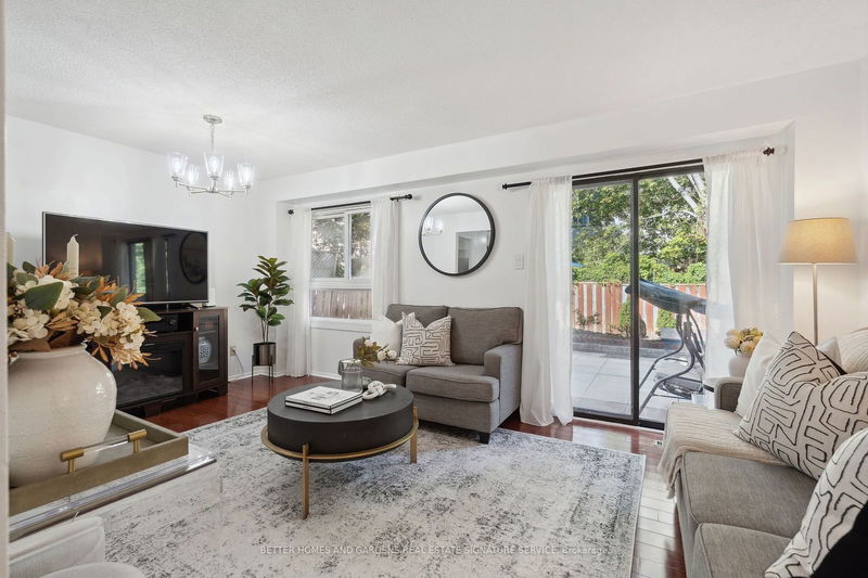 20 Scarfair Ptwy  Toronto, M1B 4E8 | Image 12