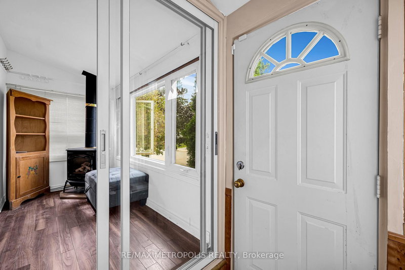 97 N Woodrow Blvd, Toronto, M1K 1W7 | Image 2