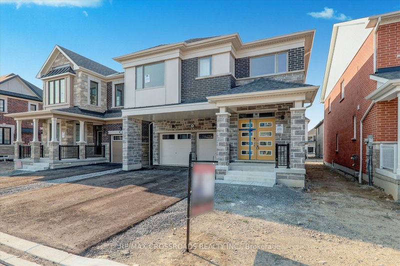 1407 Mockingbird Sq  Pickering, L1X 0N8 | Image 1