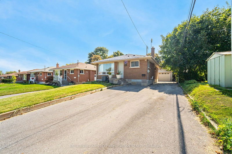 351 Sharon Ave  Oshawa, L1H 3S9 | Image 2