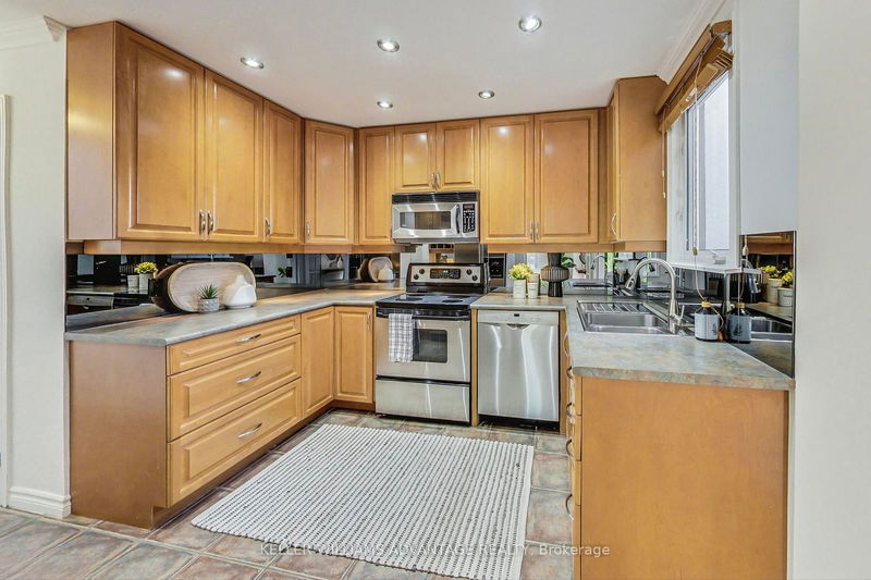 106 Yardley Ave  Toronto, M4B 2B1 | Image 10