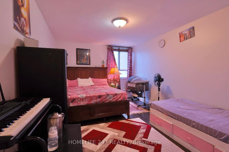  2603 - 1 Massey Sq  Toronto, M4C 5L4 | Image 6