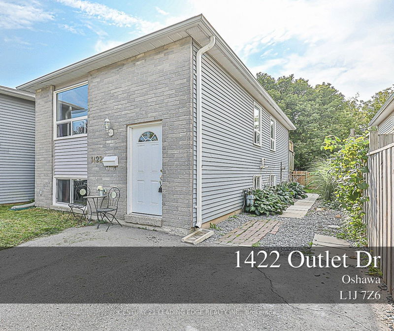 1422 Outlet Dr  Oshawa, L1J 7Z6 | Image 1