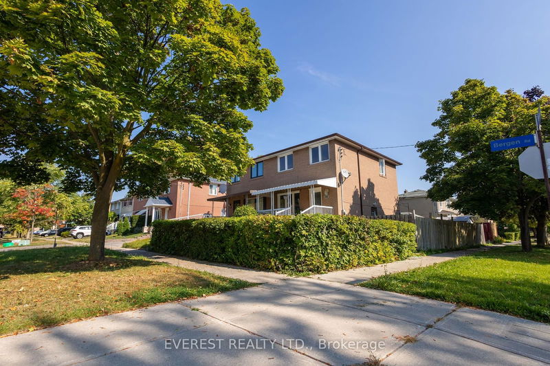 69 Bergen Rd  Toronto, M1P 1S3 | Image 3