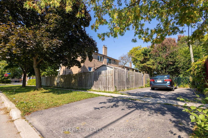 69 Bergen Rd  Toronto, M1P 1S3 | Image 37