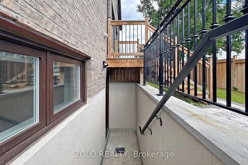 1 White Ave  Toronto, M1C 1P1 | Image 32