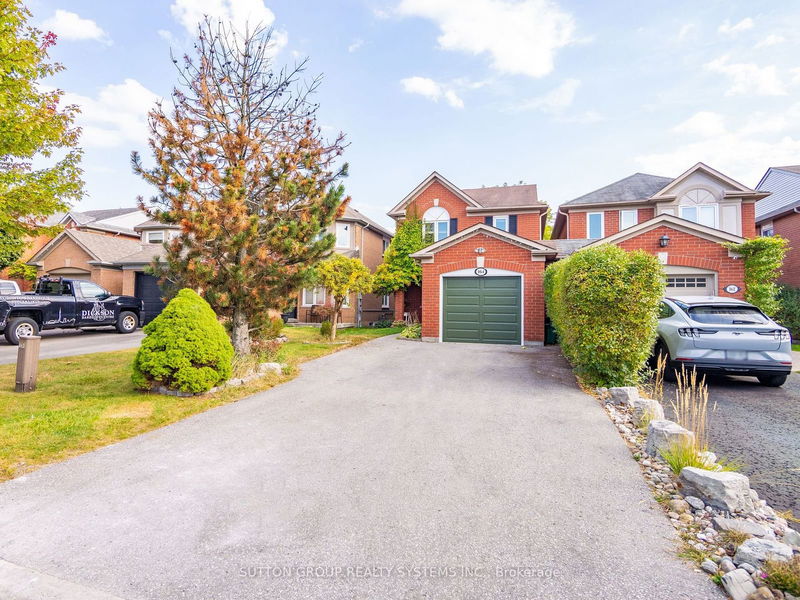 164 White Pine Cres  Pickering, L1V 6S3 | Image 2