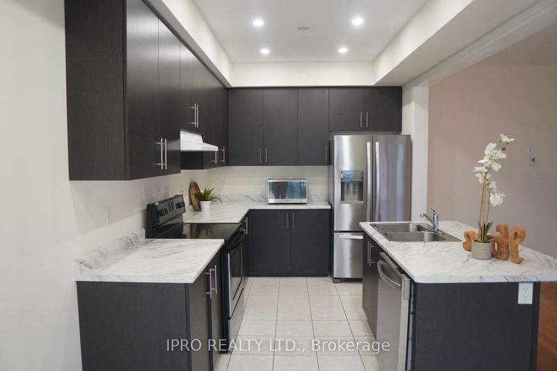 1113 Skyridge Blvd  Pickering, L1X 2R2 | Image 12