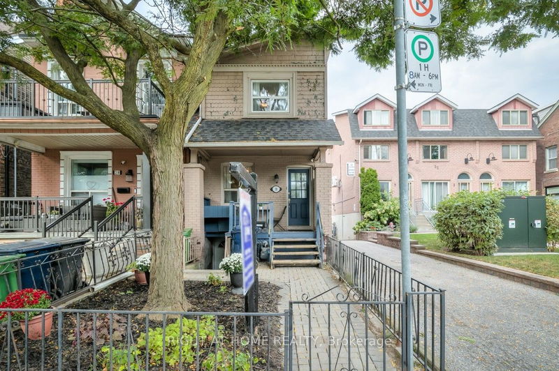 30 Curzon St  Toronto, M4M 3B4 | Image 2