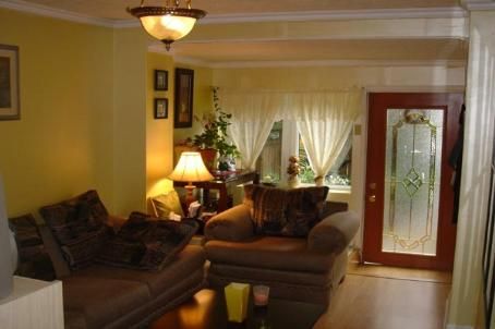 827 Craven Rd, Toronto, M4L2Z7 | Image 2