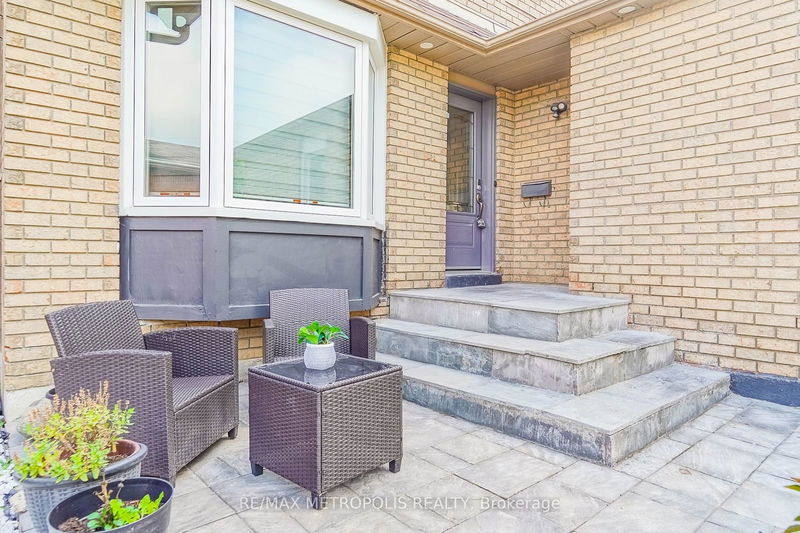 285 Senator St  Pickering, L1V 6N1 | Image 2