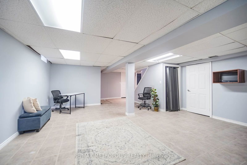 285 Senator St  Pickering, L1V 6N1 | Image 32