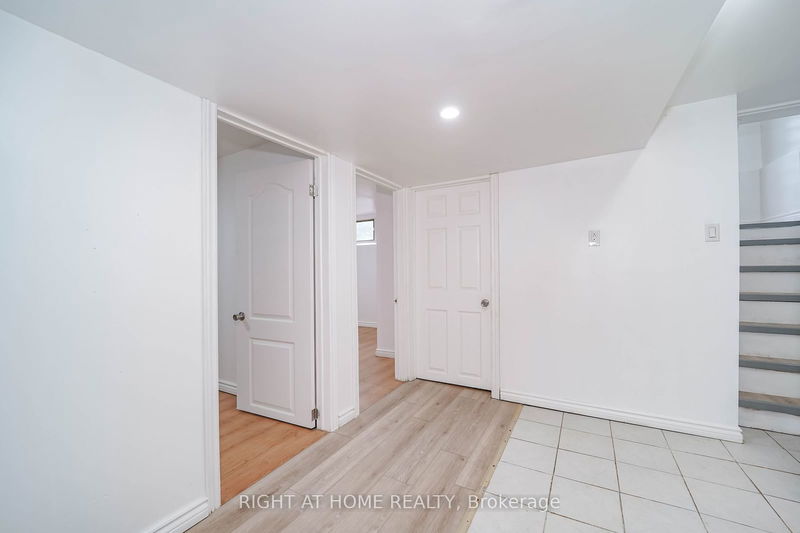 4456 Lawrence Ave E Toronto, M1E 2T9 | Image 22