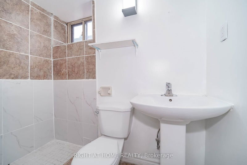 4456 Lawrence Ave E Toronto, M1E 2T9 | Image 33