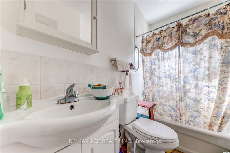 58 Beacon Rd  Toronto, M1P 1G7 | Image 15