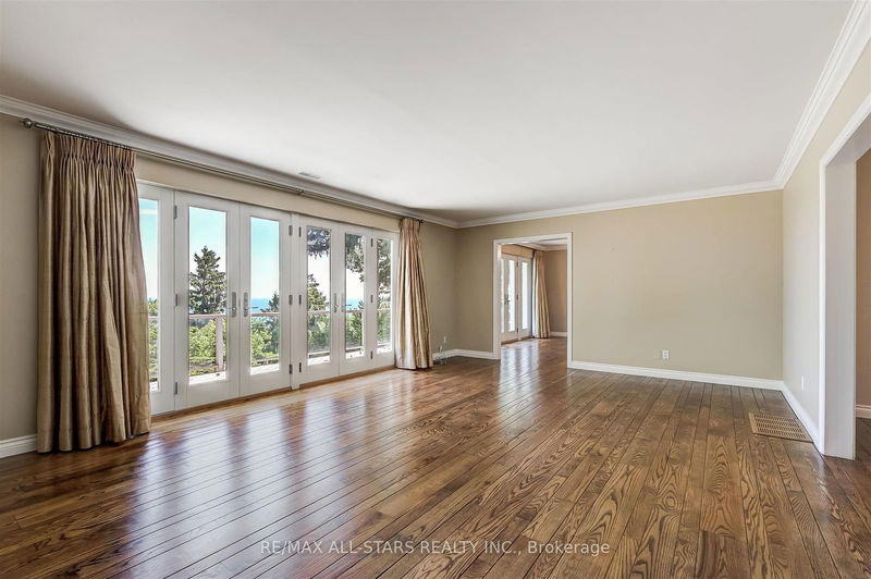 5 Hill Cres  Toronto, M1M 1H7 | Image 10