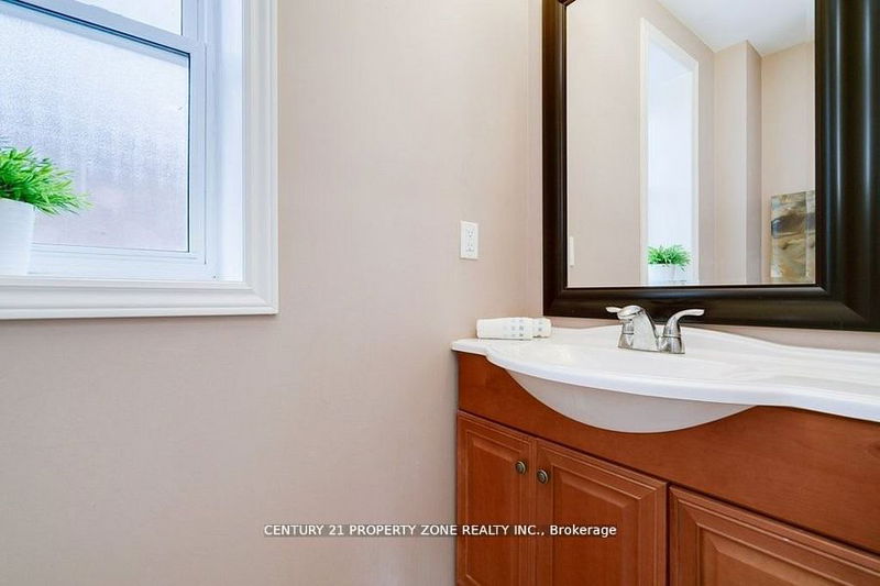 126 Meighen Ave  Toronto, M4B 2H9 | Image 19