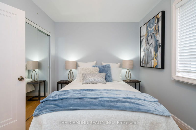 213 Glenwood Cres  Toronto, M4B 1K5 | Image 24