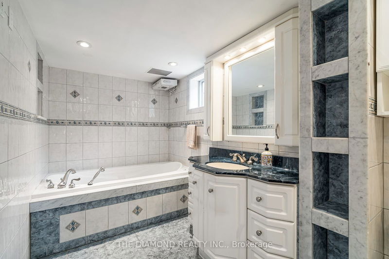 213 Glenwood Cres  Toronto, M4B 1K5 | Image 34