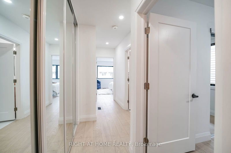 127 Duvernet Ave  Toronto, M4E 1V5 | Image 21