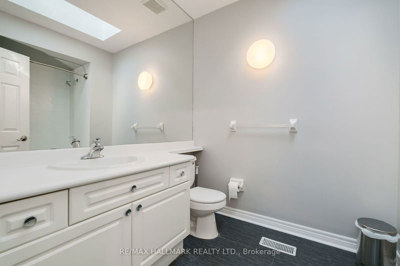 37 West Ave  Toronto, M4M 2L7 | Image 23