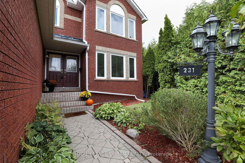 231 Mossbrook Sq  Pickering, L1V 6P8 | Image 2