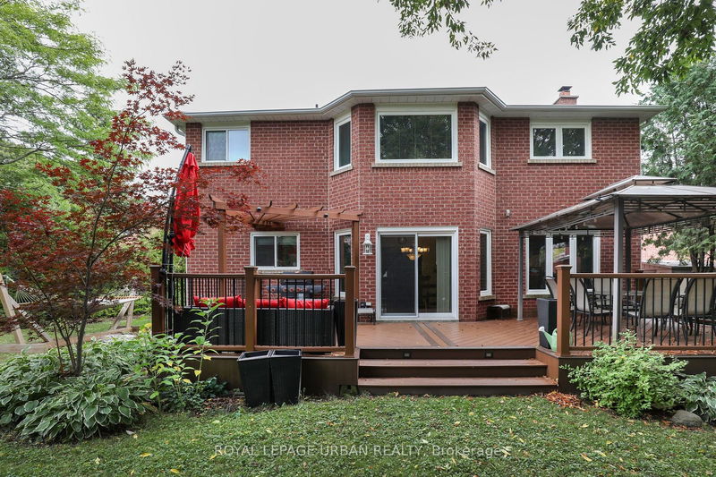 231 Mossbrook Sq  Pickering, L1V 6P8 | Image 4