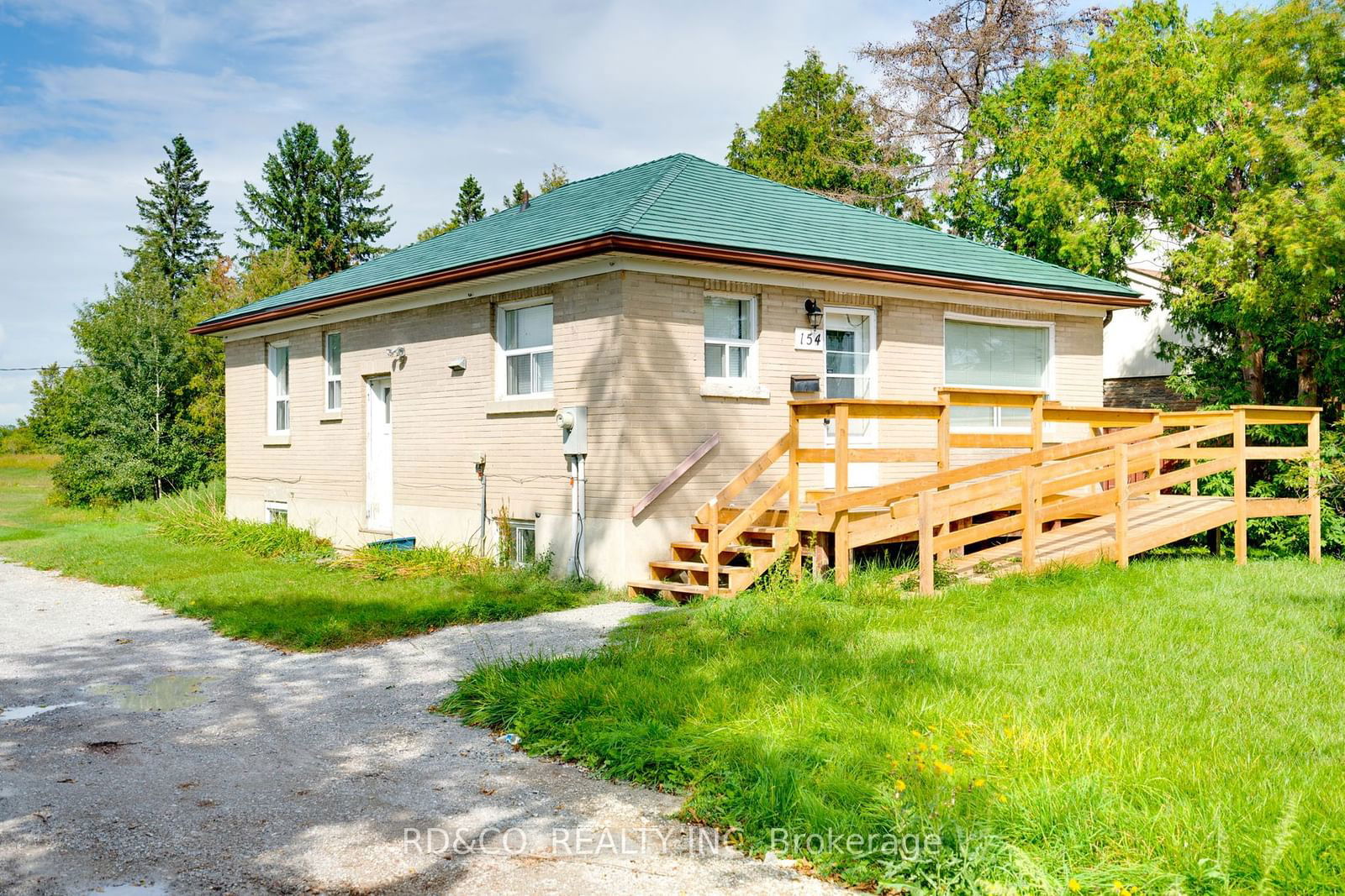 Building in 154 Rossland Road