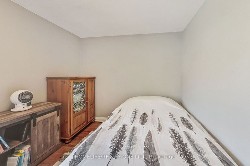 1015 Victoria Park Ave  Toronto, M4B 2J7 | Image 16