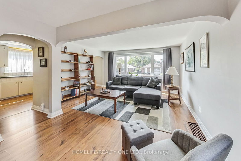 1015 Victoria Park Ave  Toronto, M4B 2J7 | Image 6