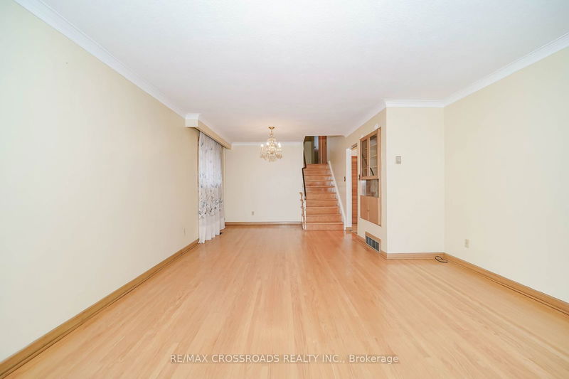 1326 Victoria Park Ave  Toronto, M4B 2L6 | Image 12