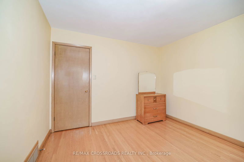 1326 Victoria Park Ave  Toronto, M4B 2L6 | Image 17