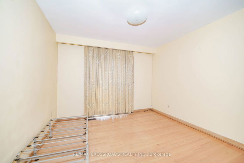 1326 Victoria Park Ave  Toronto, M4B 2L6 | Image 24