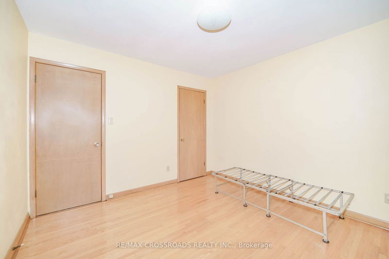 1326 Victoria Park Ave  Toronto, M4B 2L6 | Image 25