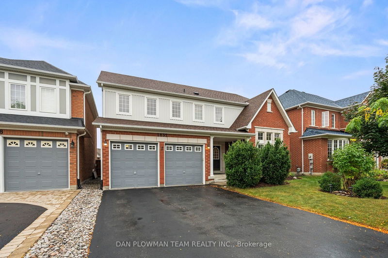 1832 Badgley Crt  Oshawa, L1K 0H5 | Image 2