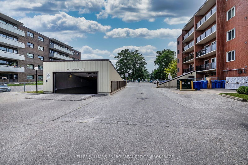  207 - 131 Taunton Rd E Oshawa, L1G 3T8 | Image 3