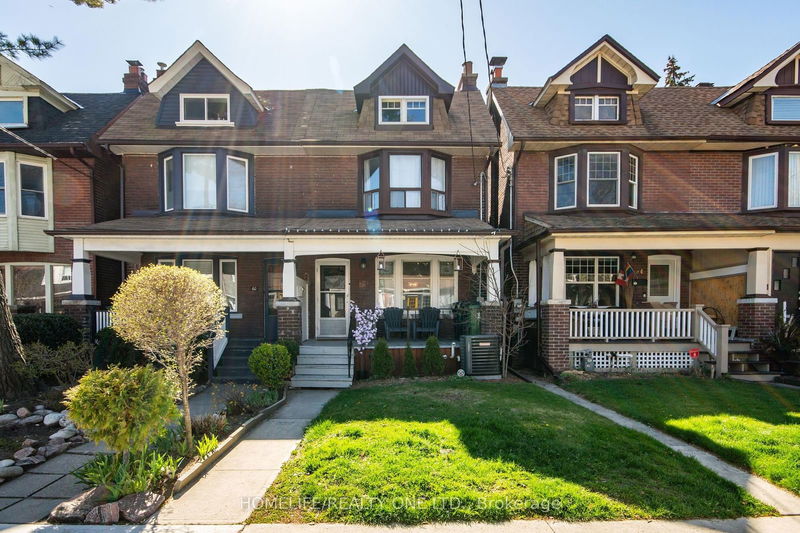 62 Kent Rd  Toronto, M4L 2X6 | Image 2