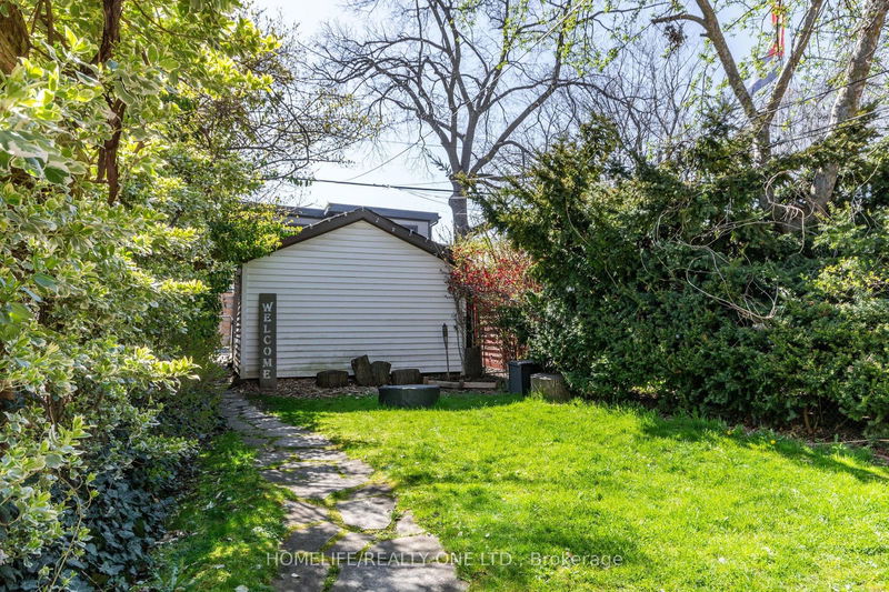 62 Kent Rd  Toronto, M4L 2X6 | Image 35