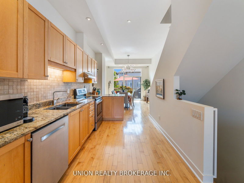 1095 Dundas St E Toronto, M4M 1R9 | Image 16