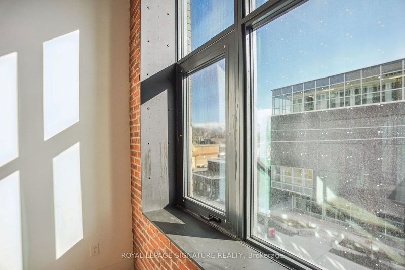  403 - 150 Logan Ave  Toronto, M4M 0E4 | Image 7