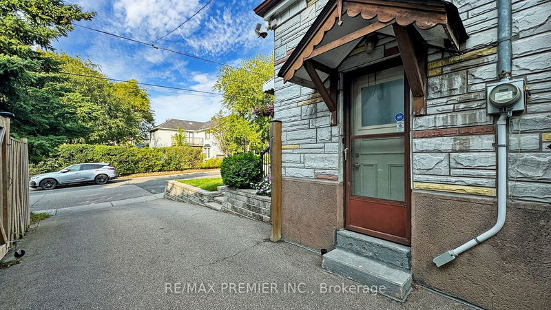 71 Glenburn Ave  Toronto, M4B 2X6 | Image 32