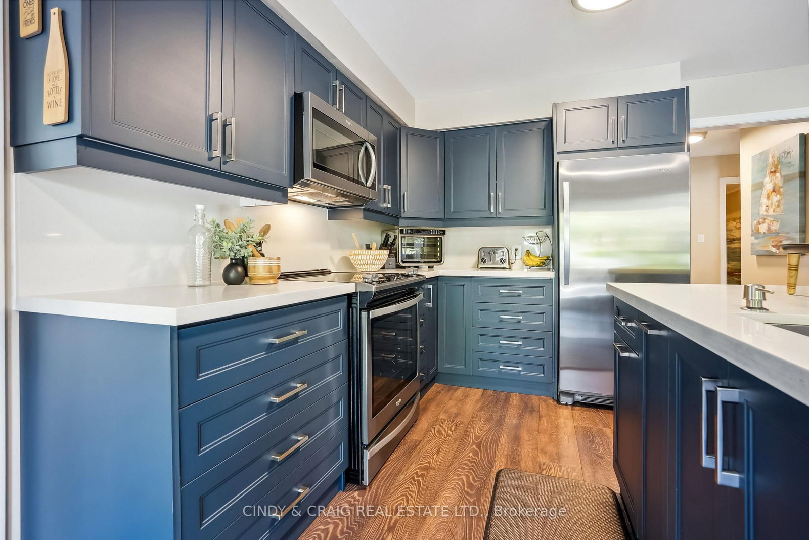 Listing Image 7