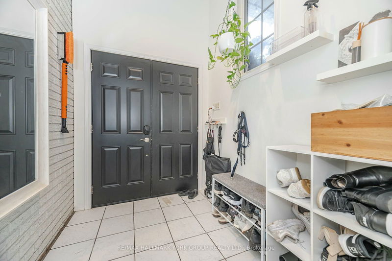 57 Curzon St  Toronto, M4M 3B3 | Image 4