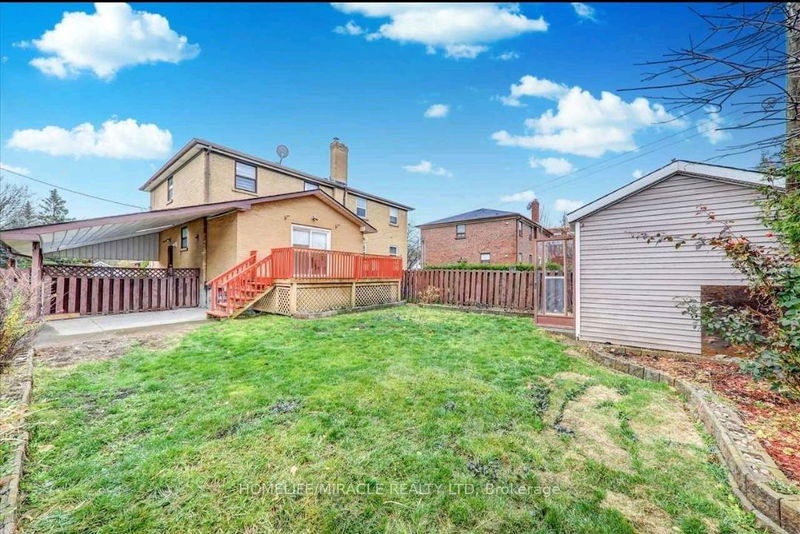 home for lease on upper-574 Crerar Avenue