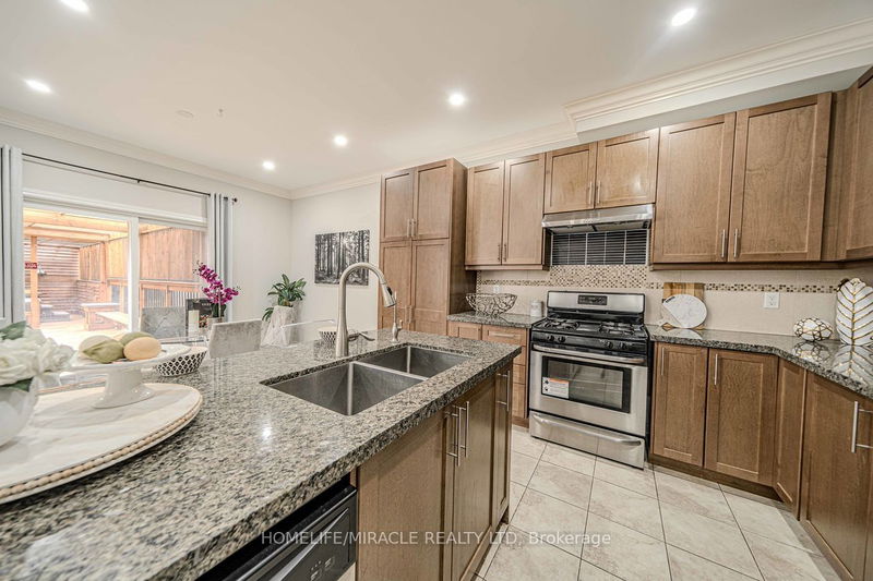 828 Black Cherry Dr  Oshawa, L1K 0P5 | Image 22